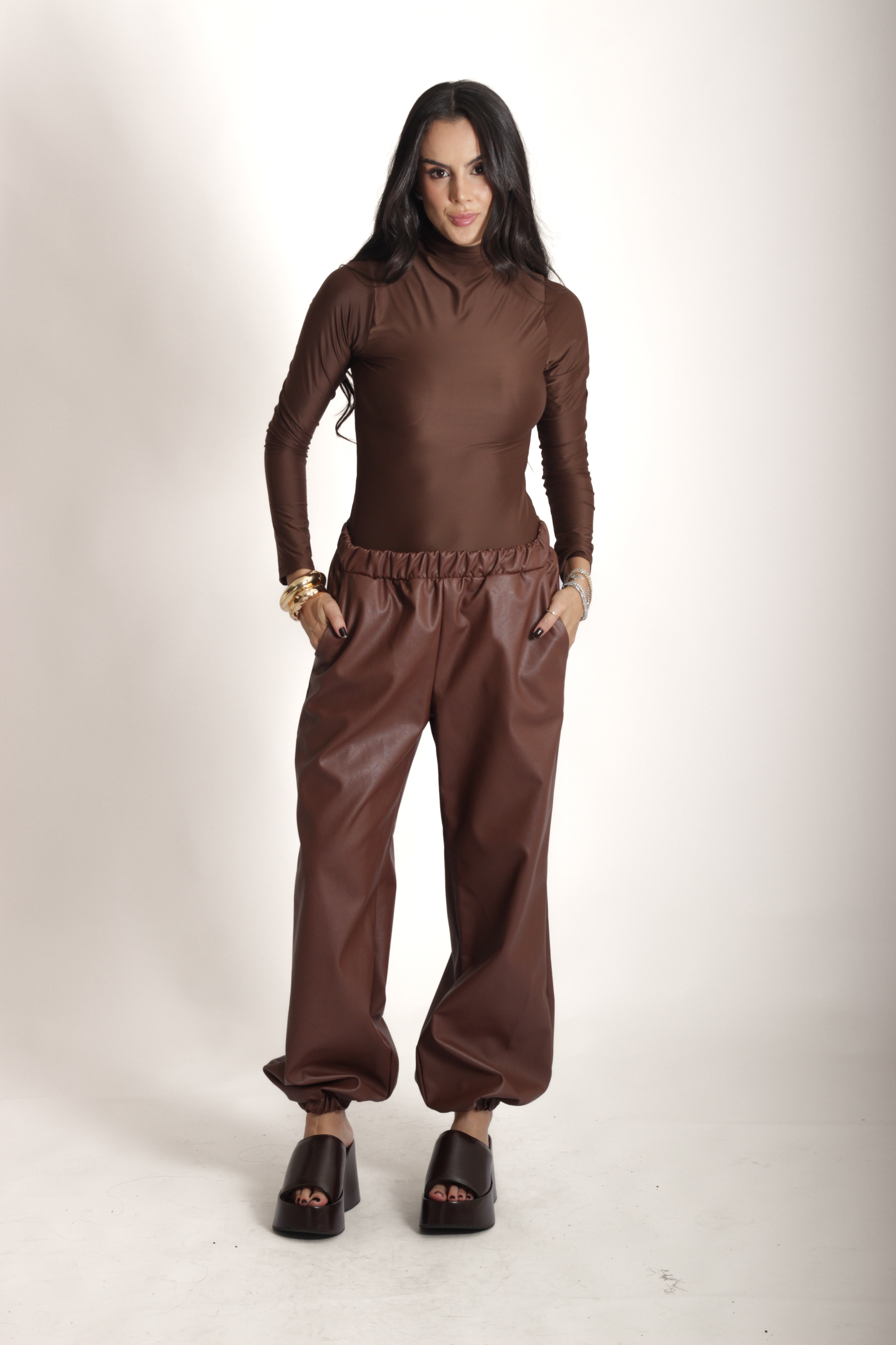 Calça Couro Eco