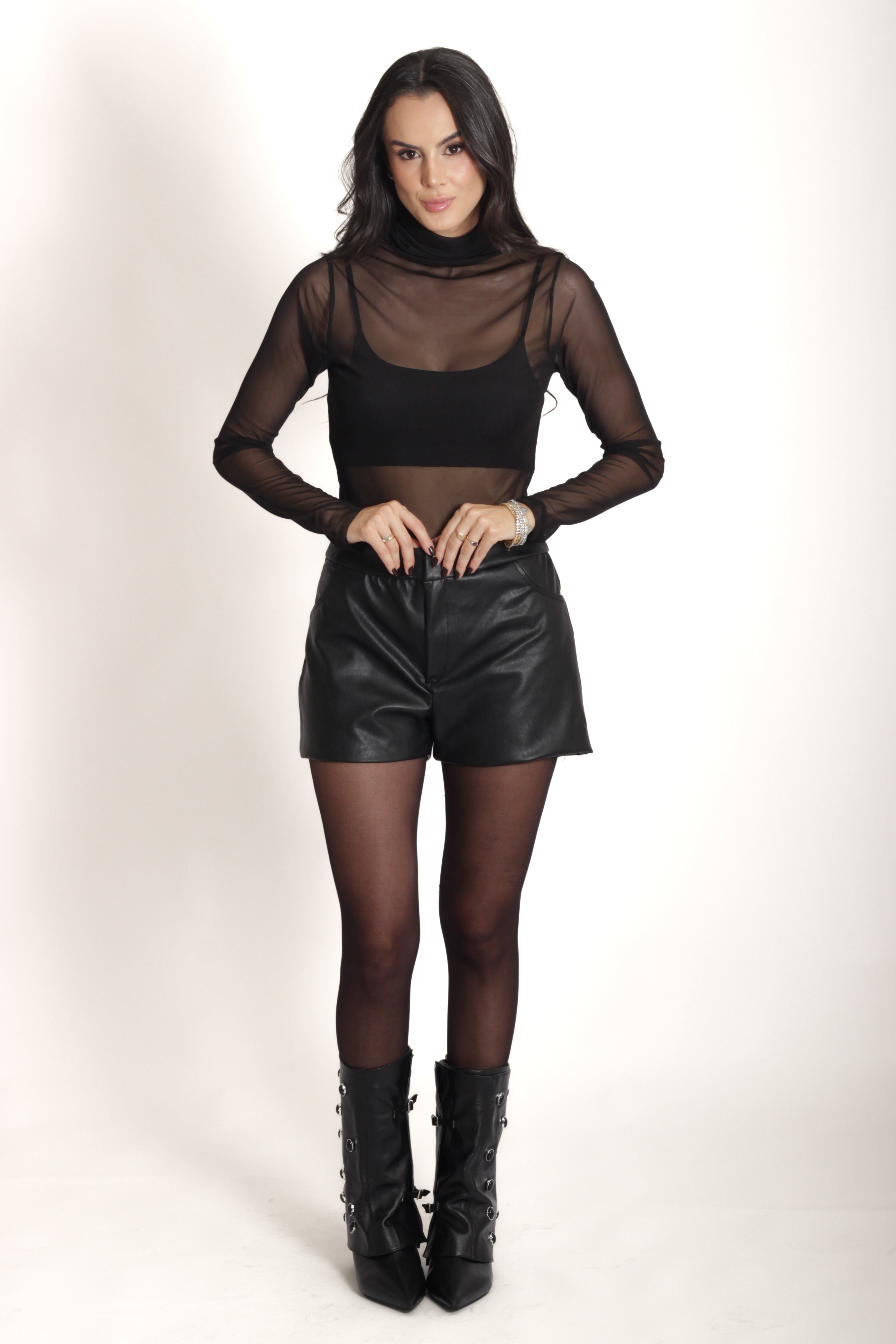 Short Couro Eco